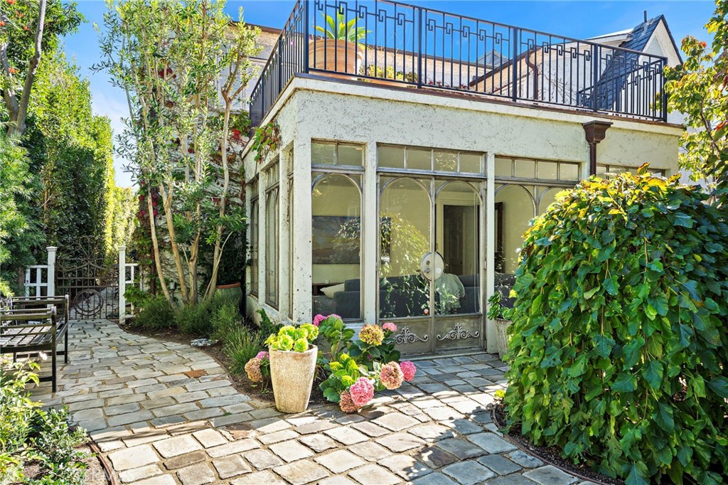 464 Holly, Laguna Beach CA 92651 - photo 15