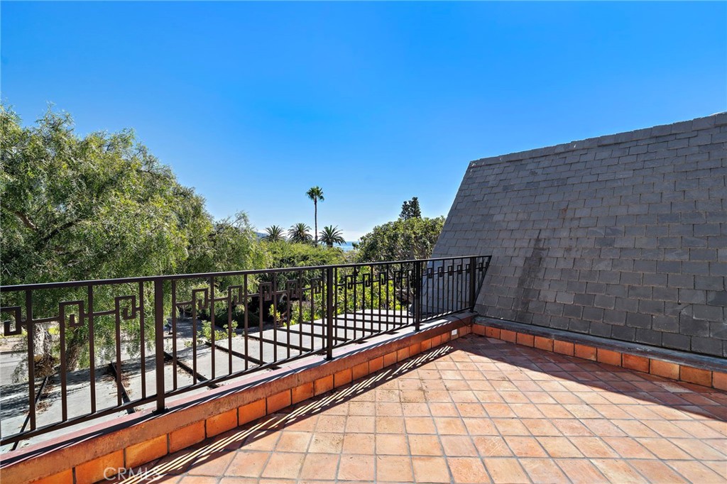 464 Holly, Laguna Beach CA 92651 - photo 18