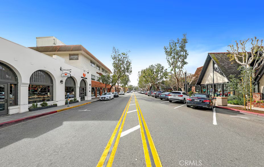 465 Forest Avenue I, Laguna Beach CA 92651 - photo 2