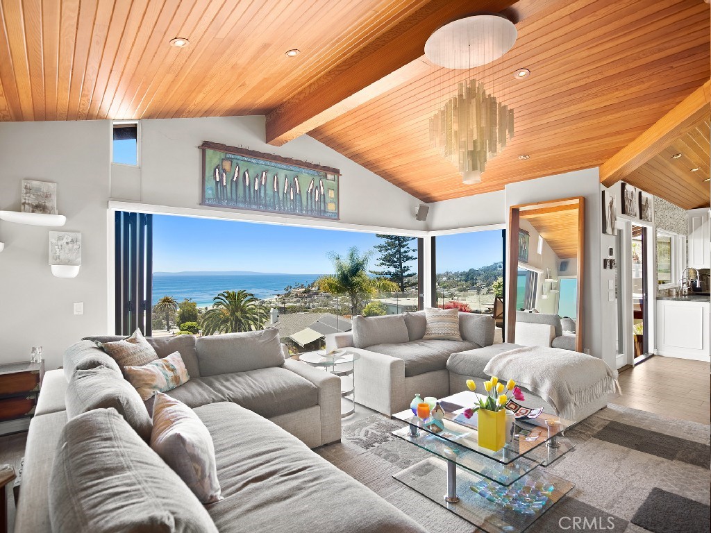 Experience the essence of Laguna Beach’s famed lifestyle at this luxuriously upgraded and beautifully appointed contempo - 465 Hilledge Drive, Laguna Beach CA 92651 - photo 1