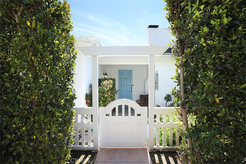 465 Monterey Drive, Laguna Beach CA 92651 - photo 1