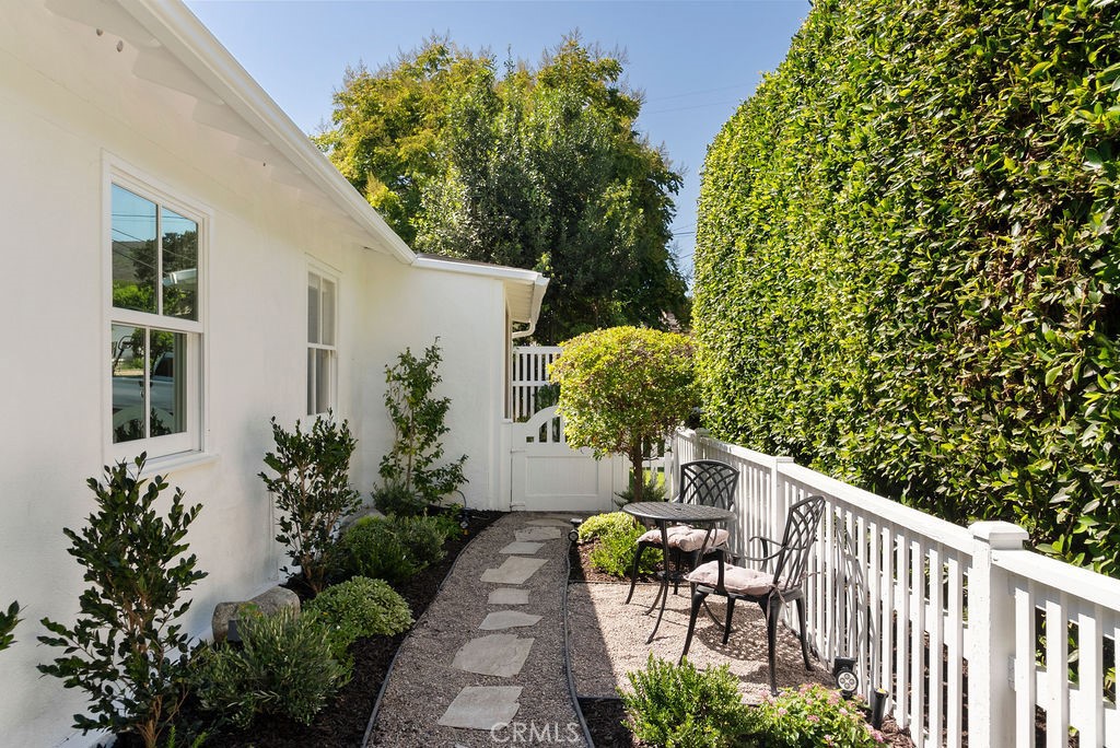 465 Monterey, Laguna Beach CA 92651 - photo 2