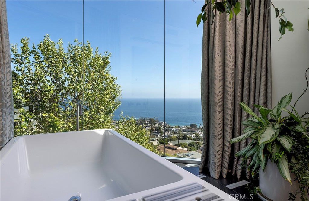 465 Panorama Drive, Laguna Beach CA 92651 - photo 21