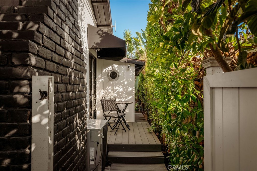 469 Oak, Laguna Beach CA 92651 - photo 12