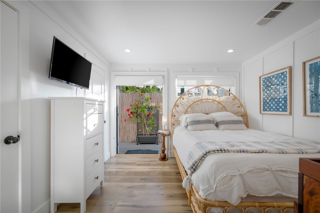 469 Oak, Laguna Beach CA 92651 - photo 26