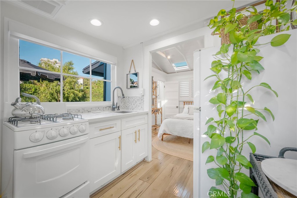 469 Oak, Laguna Beach CA 92651 - photo 34