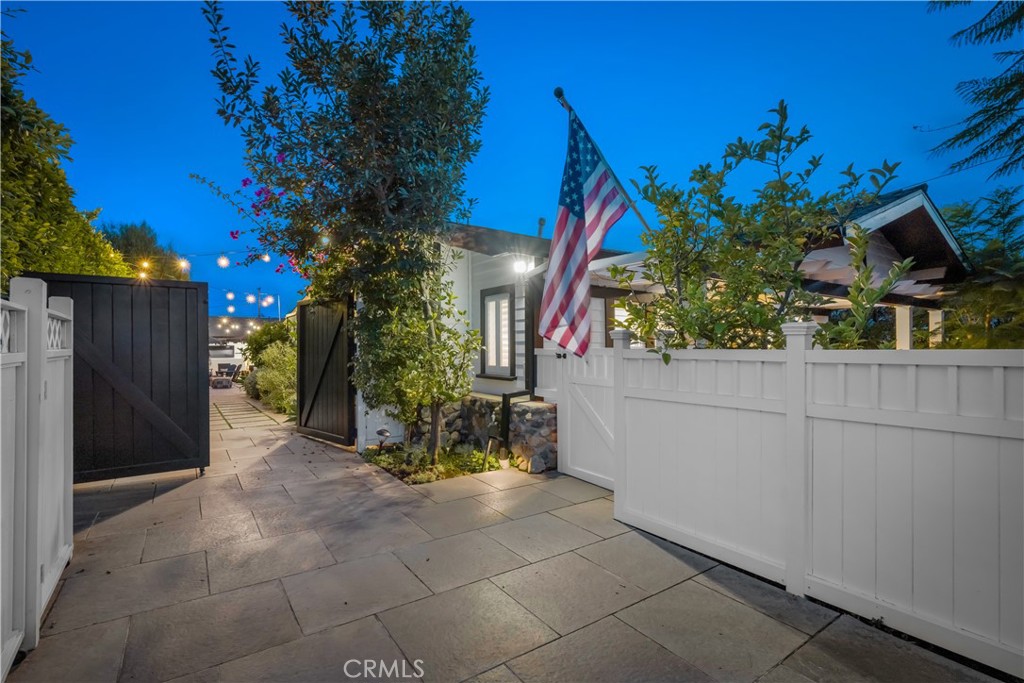 469 Oak, Laguna Beach CA 92651 - photo 45