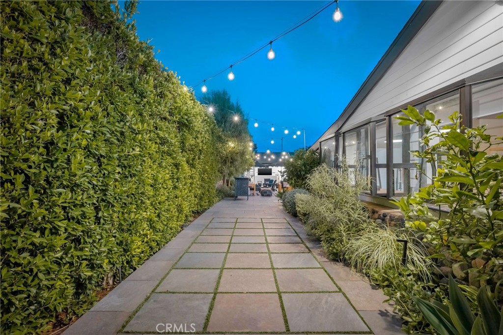 469 Oak, Laguna Beach CA 92651 - photo 46