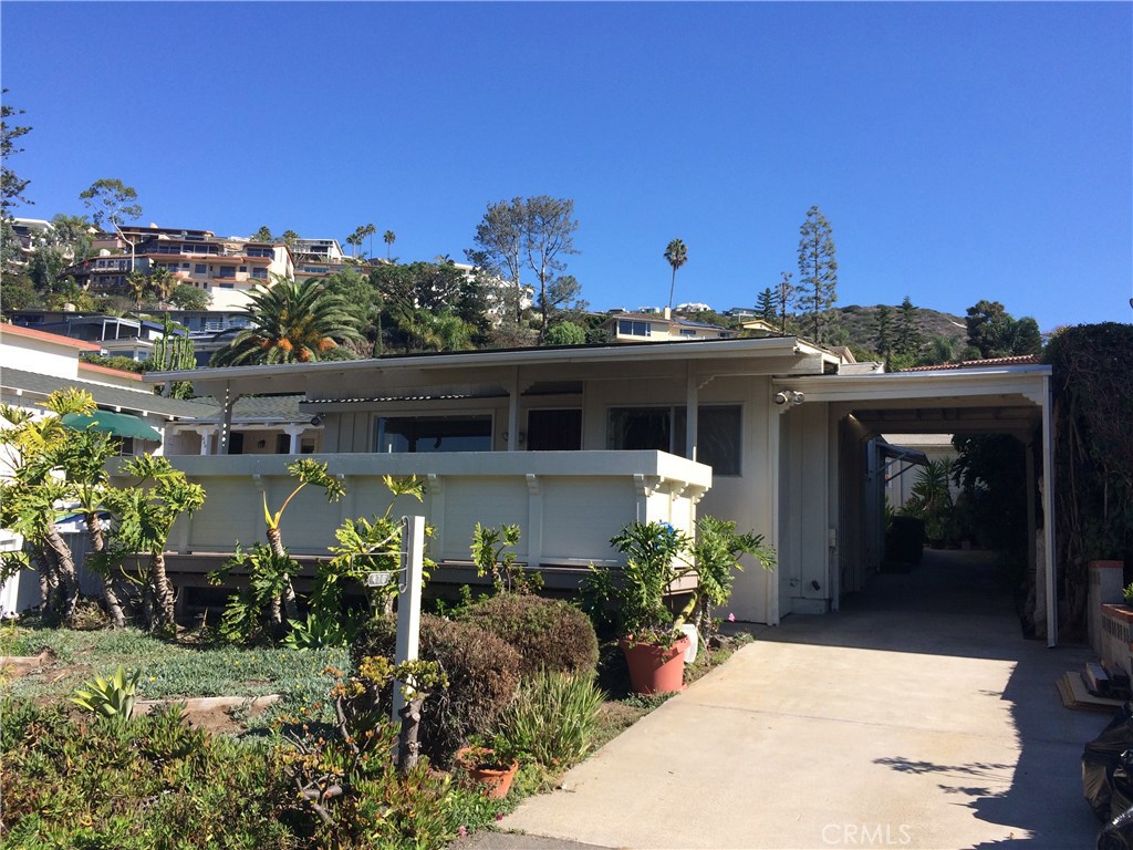 Welcome to your new home! Wonderful Cul-De-Sac street! - 470 Blumont Street, Laguna Beach CA 92651 - photo 1