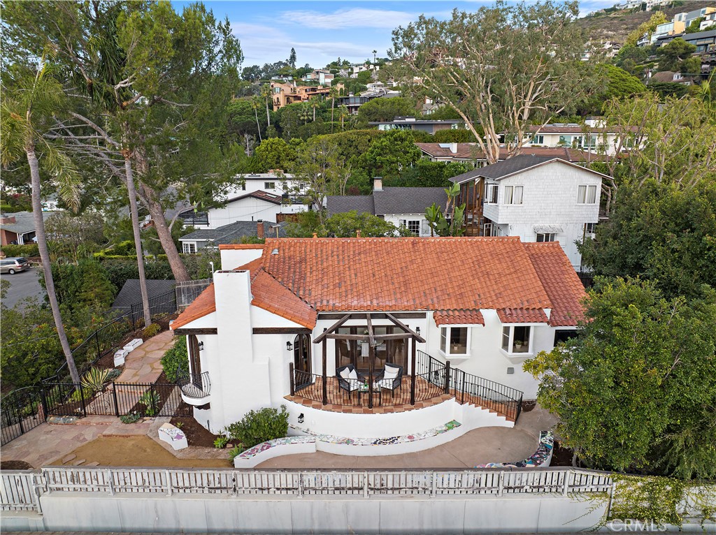 View from west side. - 477 Center Street, Laguna Beach CA 92651 - photo 20