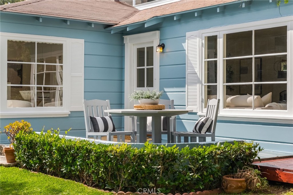 Close up of Patio - 477 Hill, Laguna Beach CA 92651 - photo 3