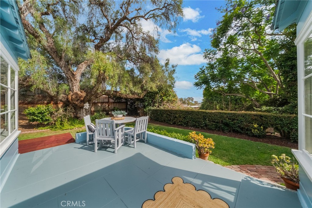 Patio from front door - 477 Hill, Laguna Beach CA 92651 - photo 6