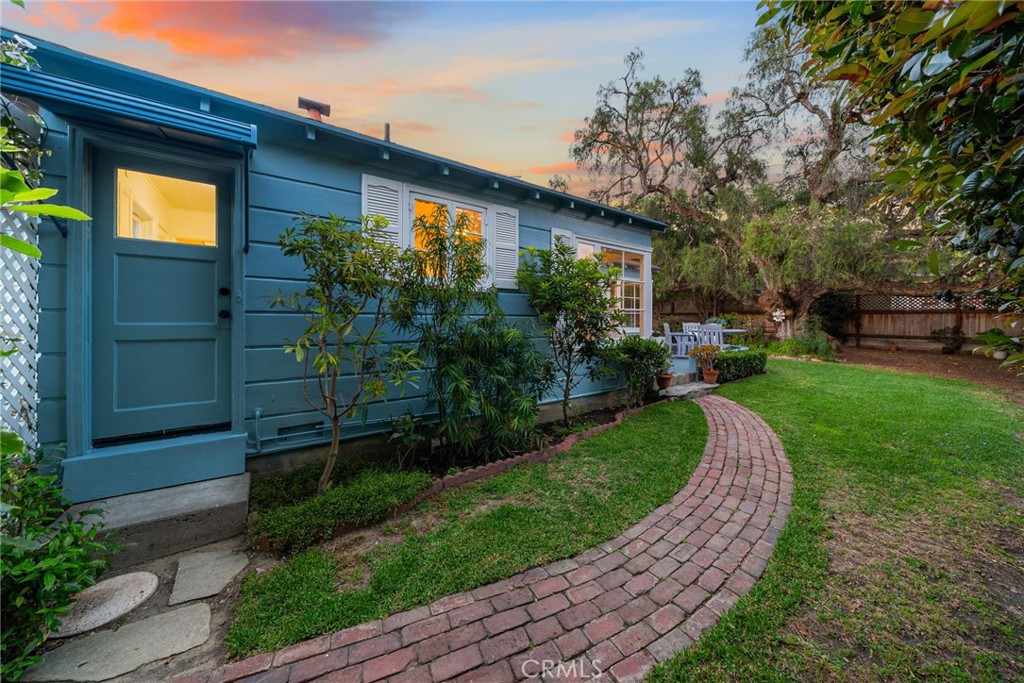 Twilight sideyard - 477 Hill, Laguna Beach CA 92651 - photo 25