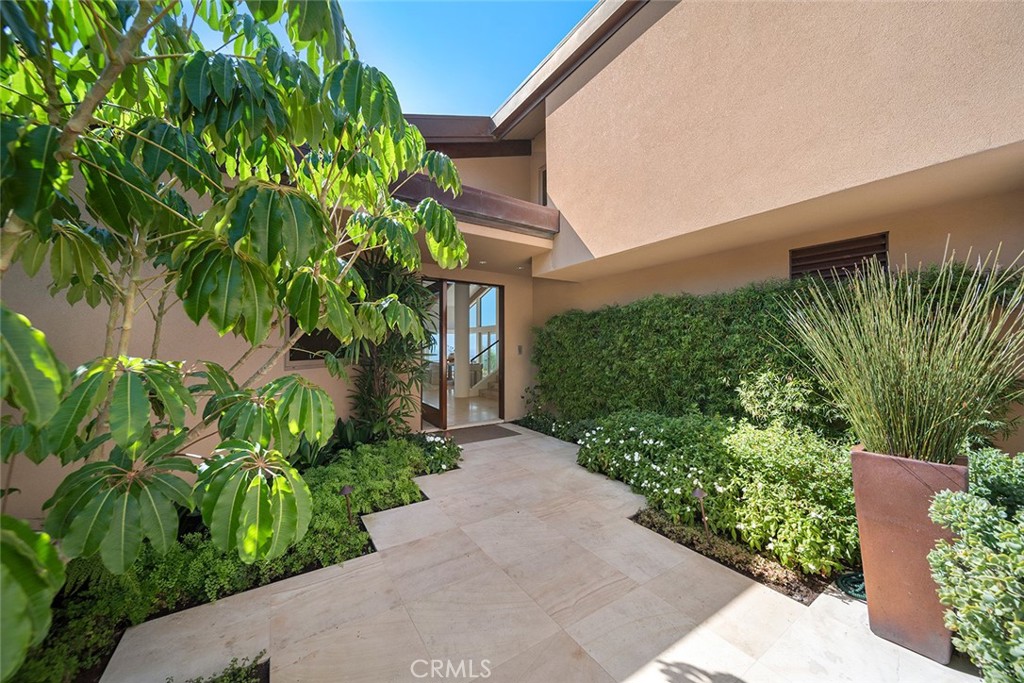 48 N Vista De Catalina, Laguna Beach CA 92651 - photo 4