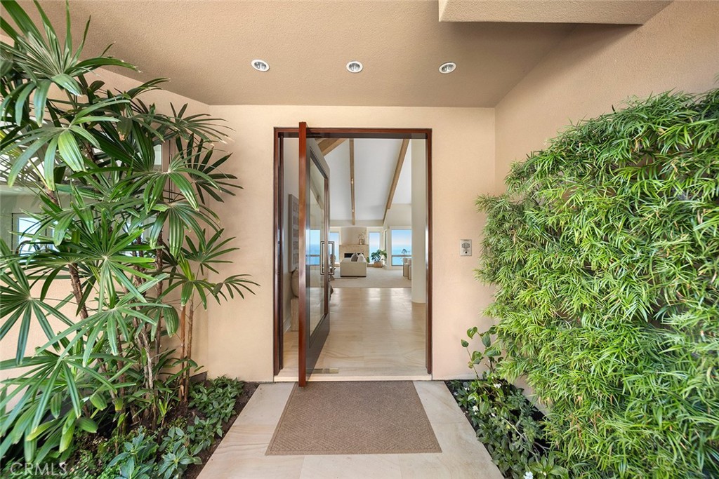 48 N Vista De Catalina, Laguna Beach CA 92651 - photo 5