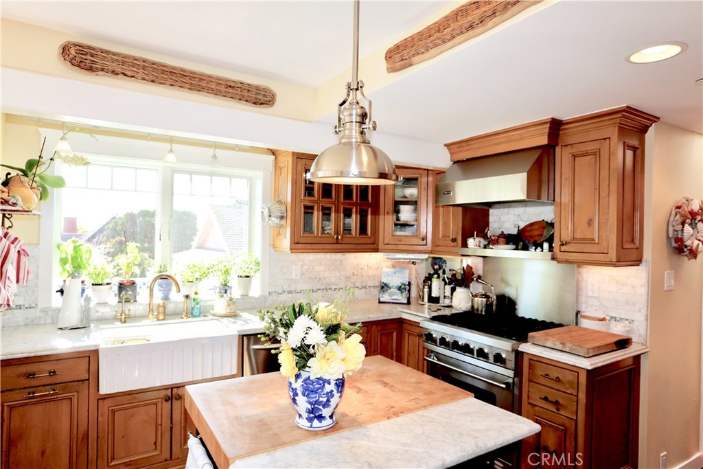 480 Poplar Street, Laguna Beach CA 92651 - photo 1