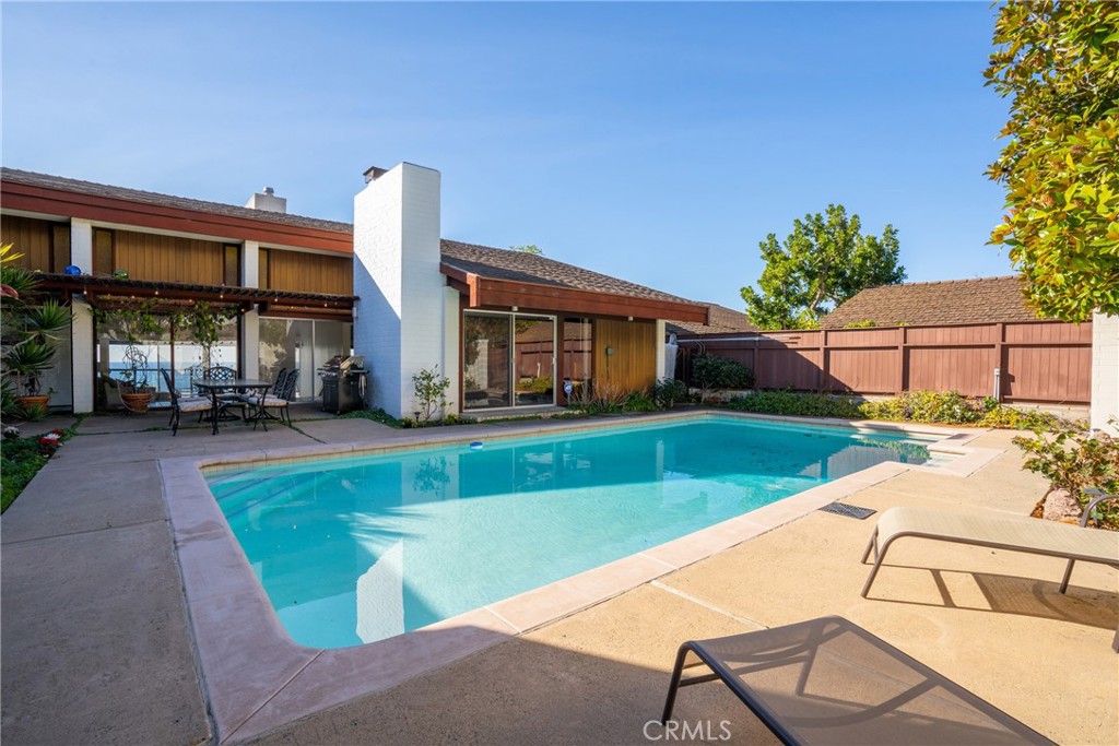 481 Dartmoor Street, Laguna Beach CA 92651 - photo 1