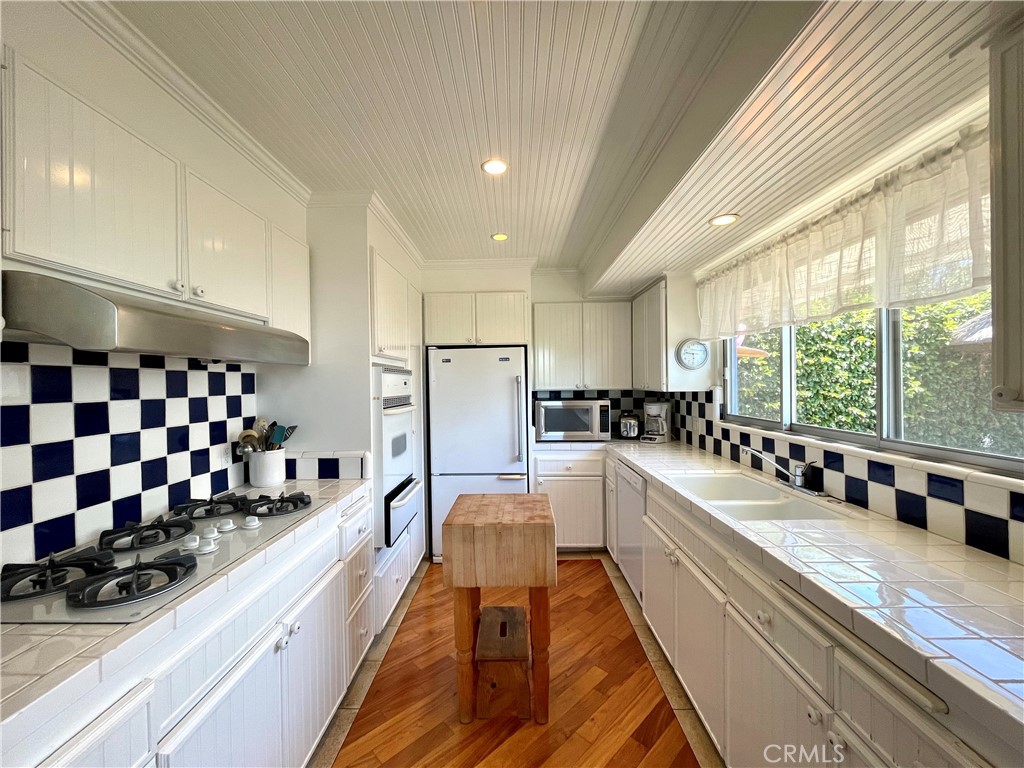 483 Aster Street Front, Laguna Beach CA 92651 - photo 10