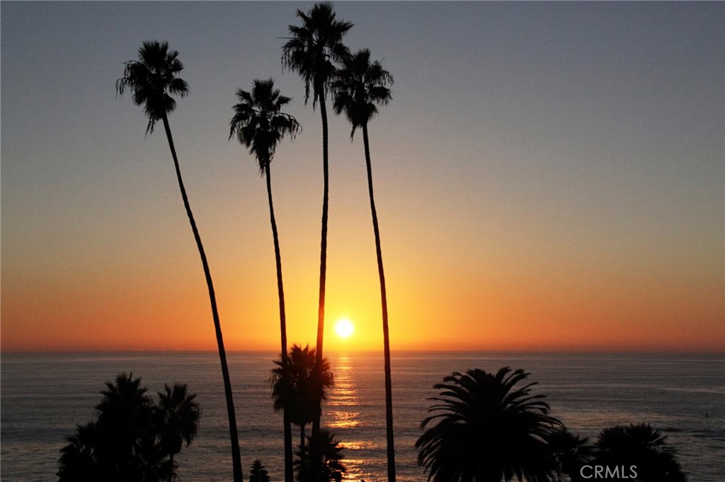 484 Cliff Drive 8, Laguna Beach CA 92651 - photo 1