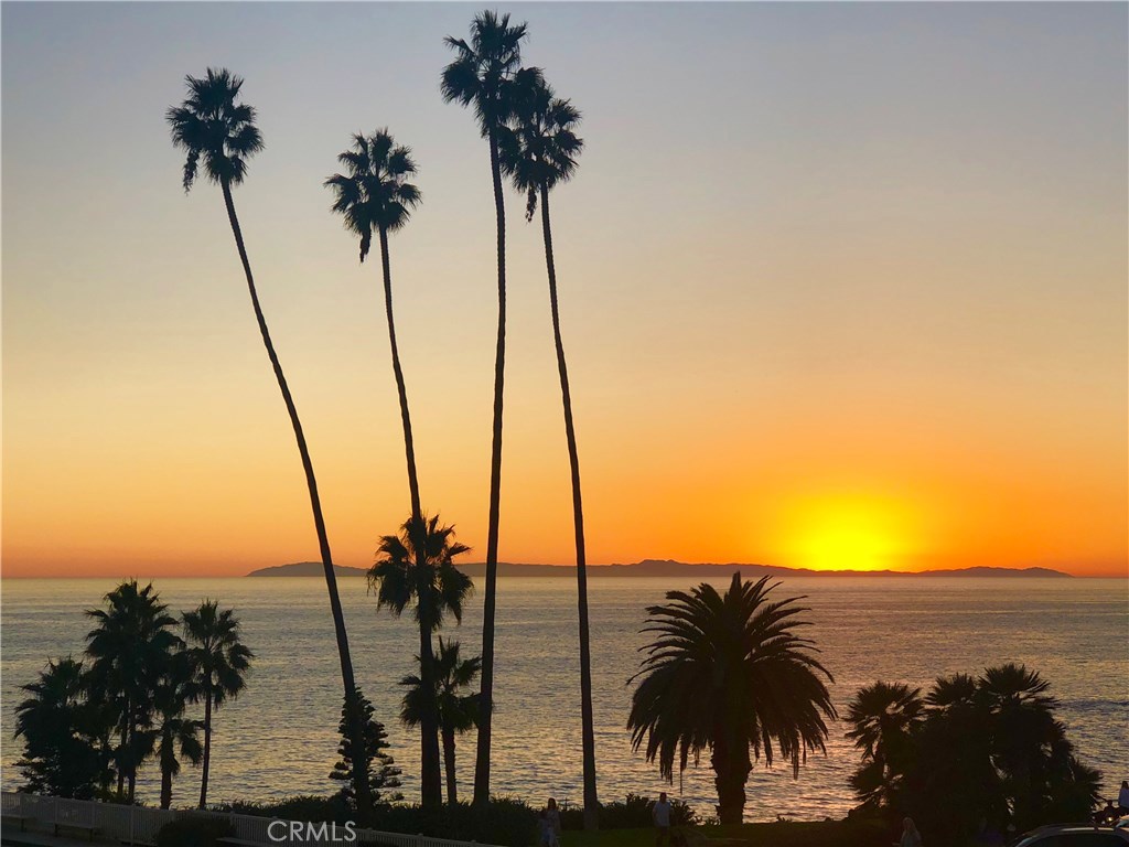 484 Cliff Drive 9, Laguna Beach CA 92651 - photo 1