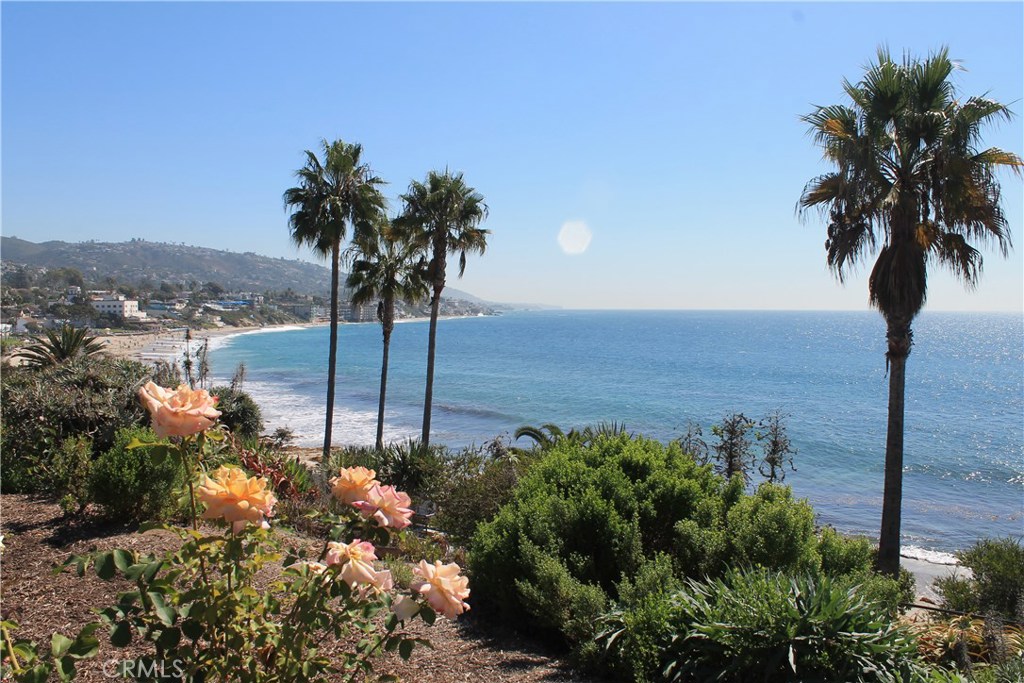 484 Cliff Drive 9, Laguna Beach CA 92651 - photo 1