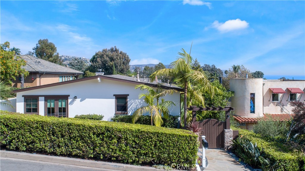485 Hawthorne, Laguna Beach CA 92651 - photo 1