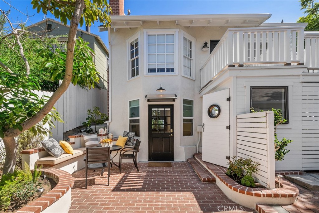 486 Bent Street, Laguna Beach CA 92651 - photo 1