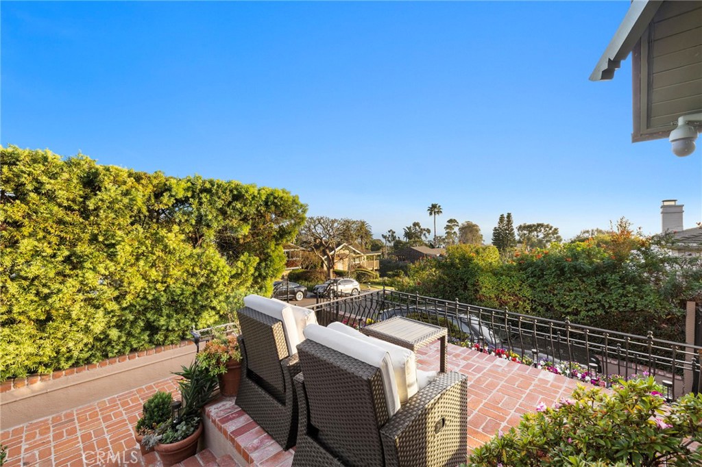 486 HOLLY Street, Laguna Beach CA 92651 - photo 23