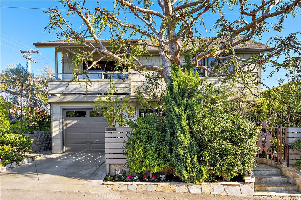 Front door on Flora Street. - 496 Pearl Street, Laguna Beach CA 92651 - photo 1