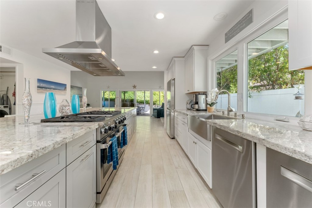 499 Nyes Place, Laguna Beach CA 92651 - photo 10
