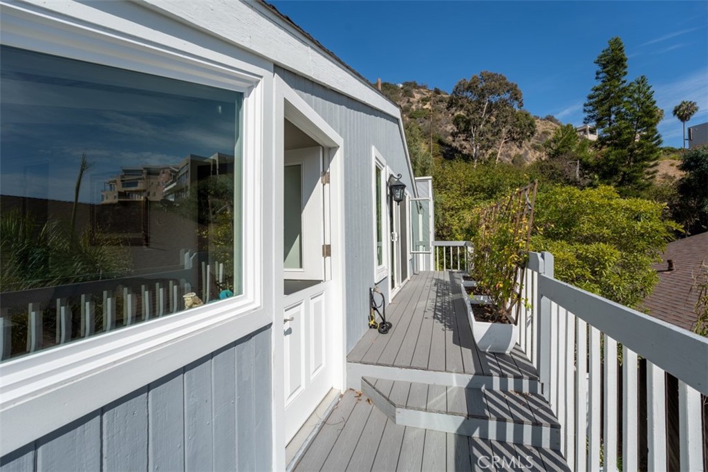 499 Nyes Place, Laguna Beach CA 92651 - photo 25