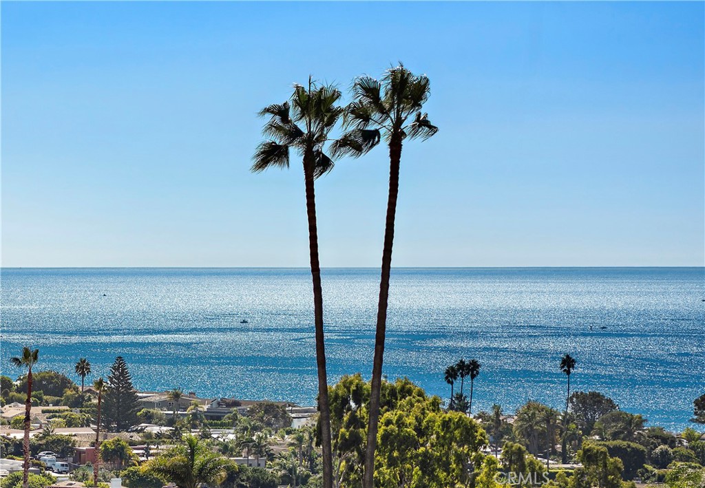 5 N Vista De La Luna, Laguna Beach CA 92651 - photo 1