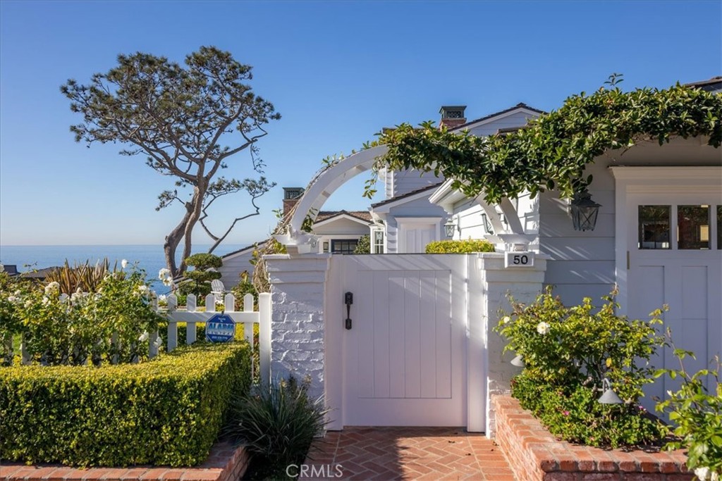 Welcome to 50 North La Senda Drive... - 50 N La Senda Drive, Laguna Beach CA 92651 - photo 4