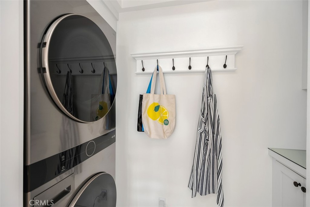 Laundry room off dining room. - 501 Lombardy Lane, Laguna Beach CA 92651 - photo 16
