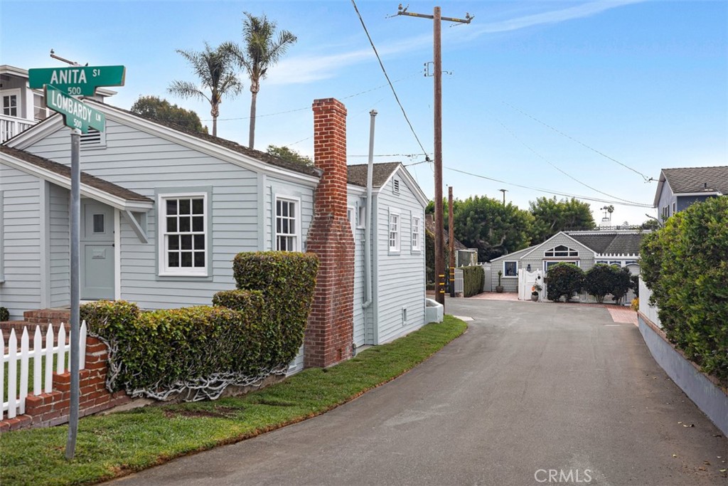 Just 3 blocks to the Pacific Ocean in the heart of Laguna Beach village neighborhood. Many say its the best place to liv - 501 Lombardy Lane, Laguna Beach CA 92651 - photo 27