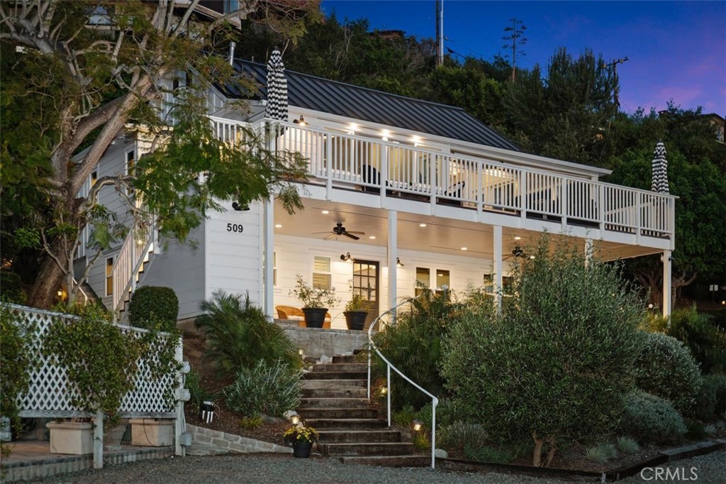 509 Diamond, exudes charm as a renovated 1930's beach cottage. - 509 Diamond, Laguna Beach CA 92651 - photo 1
