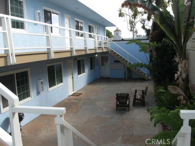 Courtyard - 510 GLENNEYRE Street 3, Laguna Beach CA 92651 - photo 1