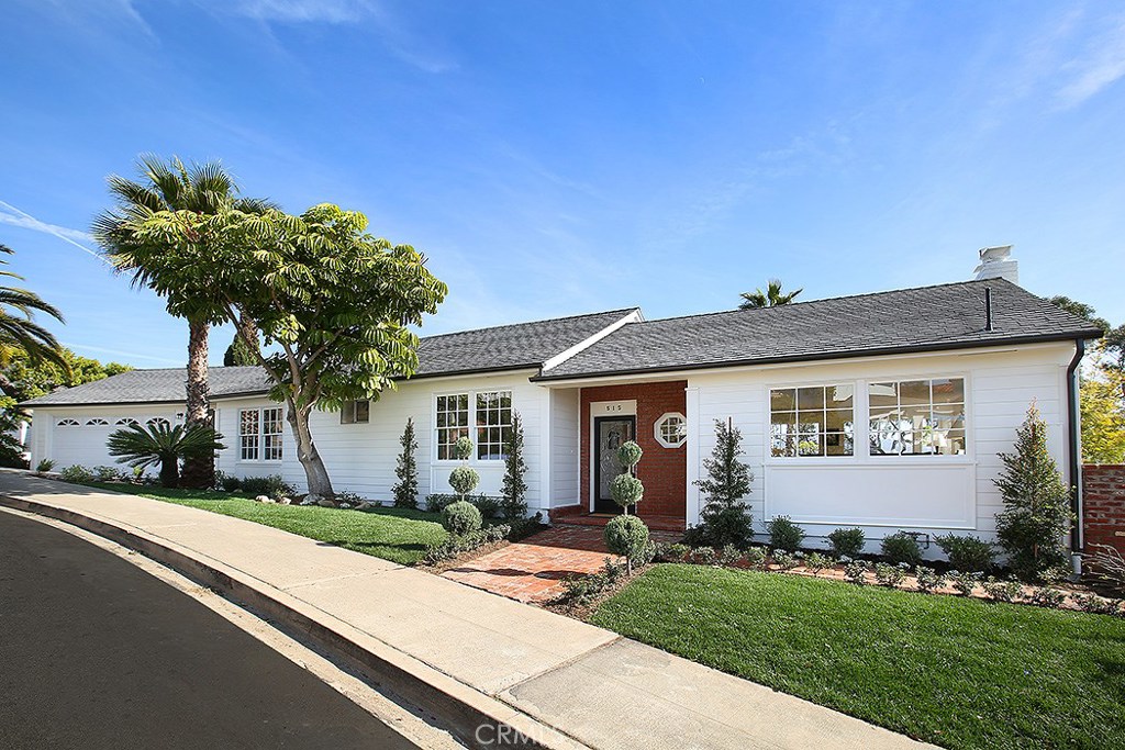 CLASSIC BEAUTY IN IDEAL LOCATION! - 515 Poplar Street, Laguna Beach CA 92651 - photo 1