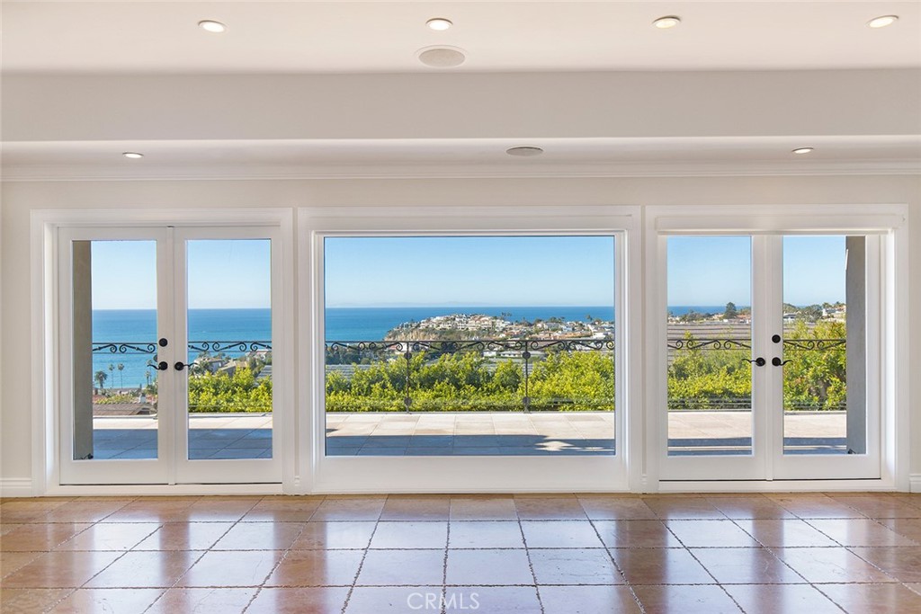 517 Emerald Bay, Laguna Beach CA 92651 - photo 5