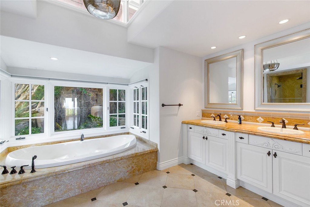 517 Emerald Bay, Laguna Beach CA 92651 - photo 17