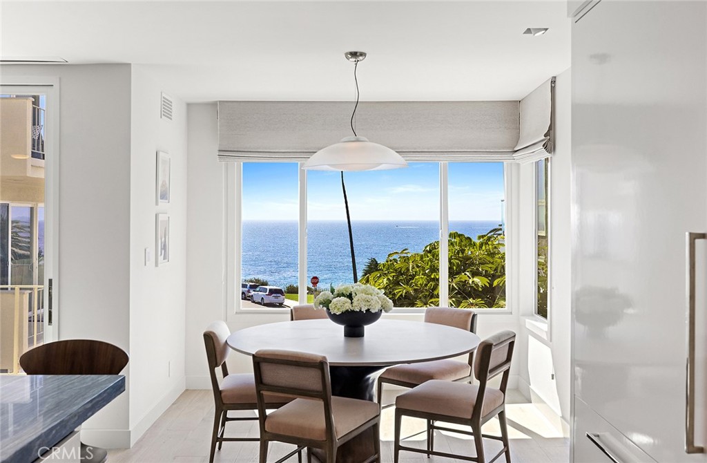 520 Cliff Dr 204, Laguna Beach CA 92651 - photo 1