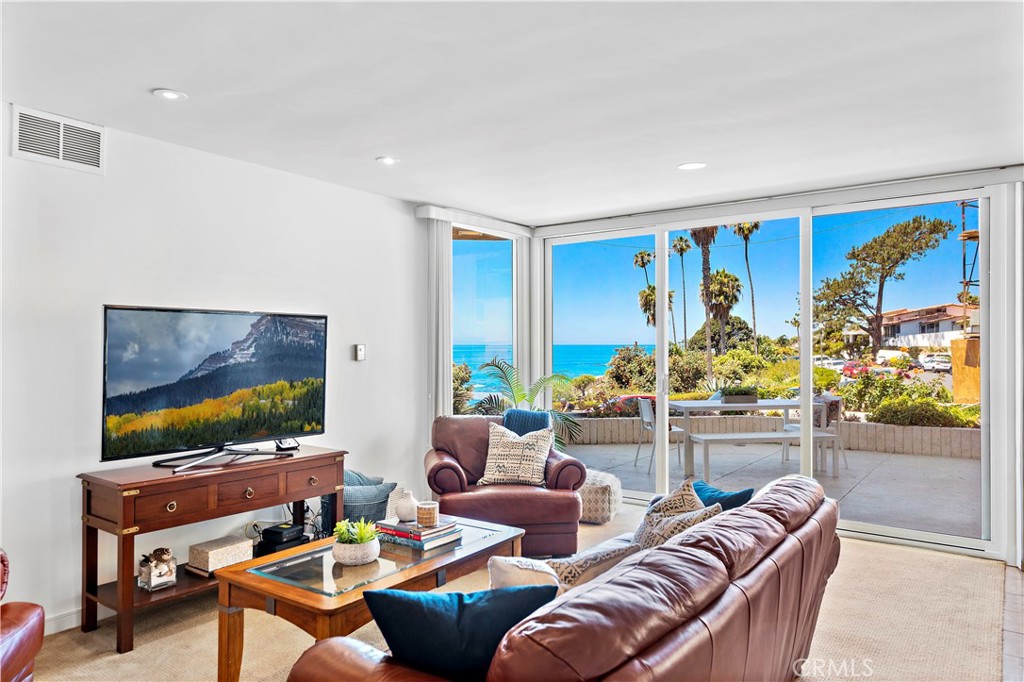 520 Cliff Drive 101, Laguna Beach CA 92651 - photo 1
