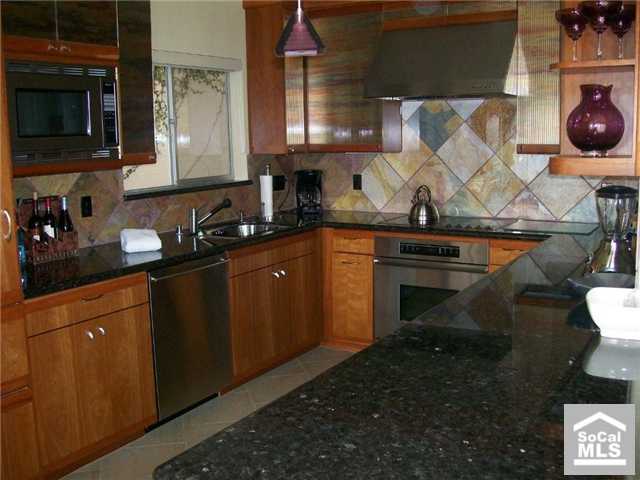 520 CLIFF Drive 104, Laguna Beach CA 92651 - photo 1