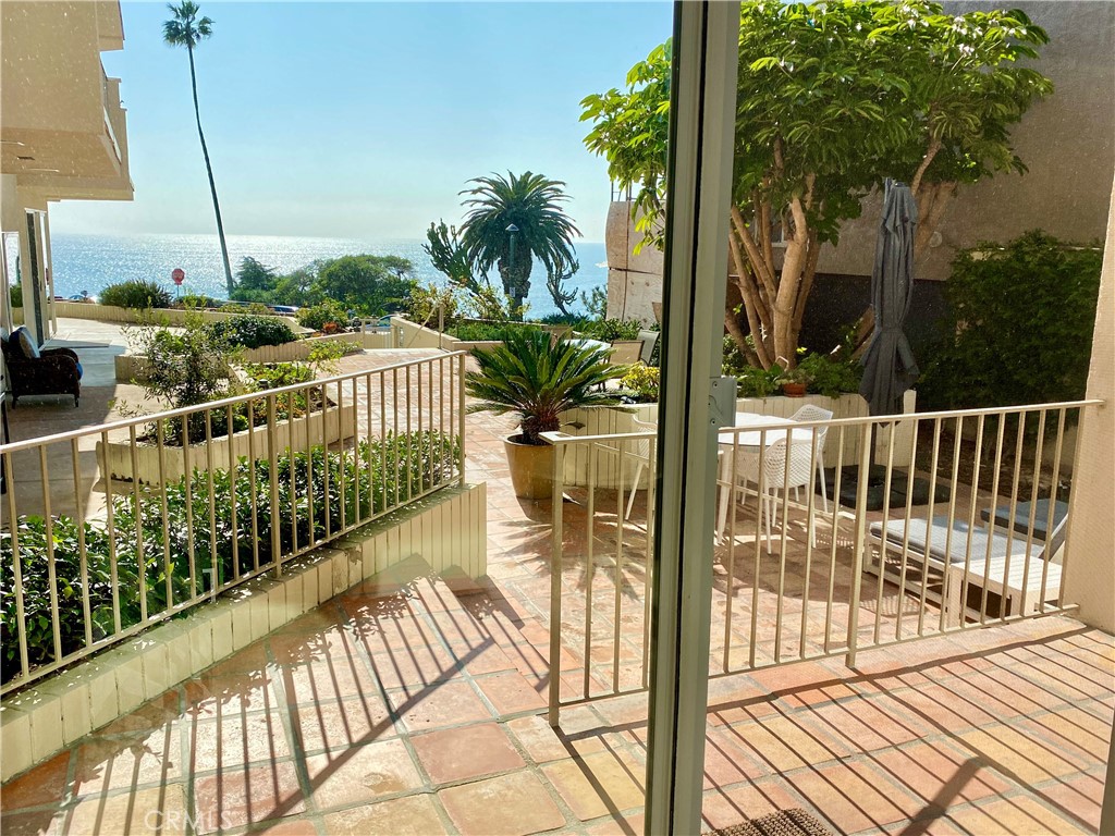 520 Cliff Drive 104, Laguna Beach CA 92651 - photo 3