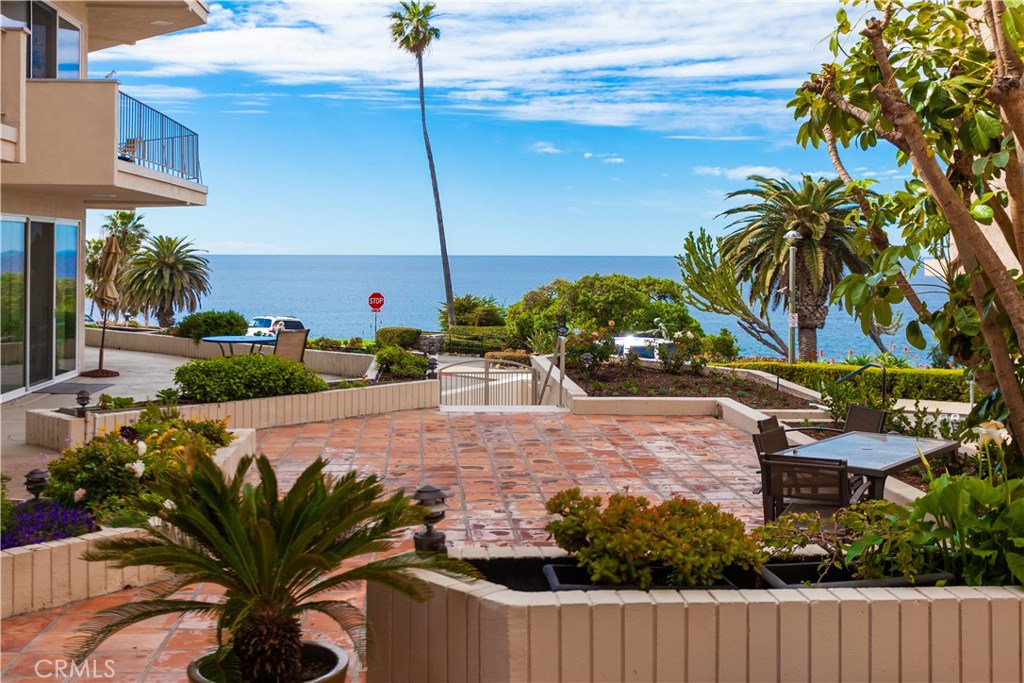 520 Cliff Drive 104, Laguna Beach CA 92651 - photo 1