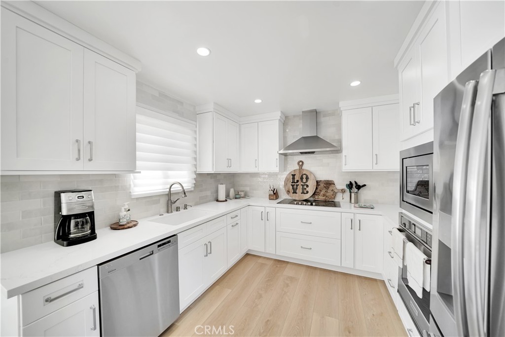 520 Cliff Drive 202, Laguna Beach CA 92651 - photo 1