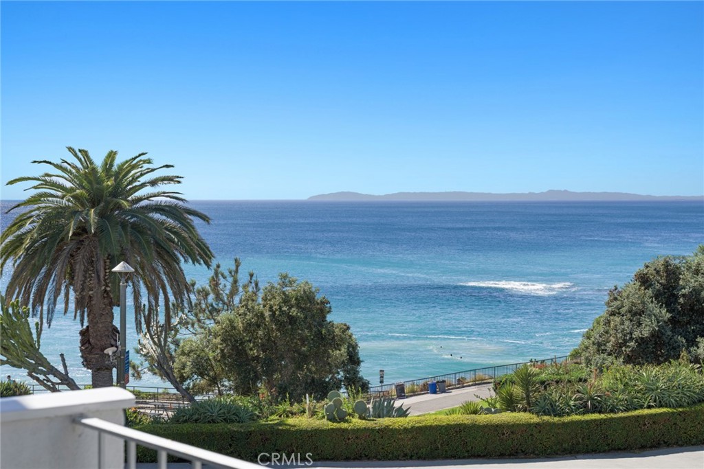520 Cliff Drive 202, Laguna Beach CA 92651 - photo 2