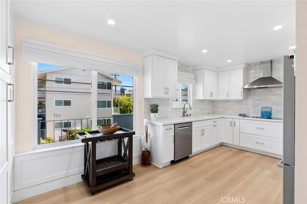 520 Cliff Drive 202, Laguna Beach CA 92651 - photo 8