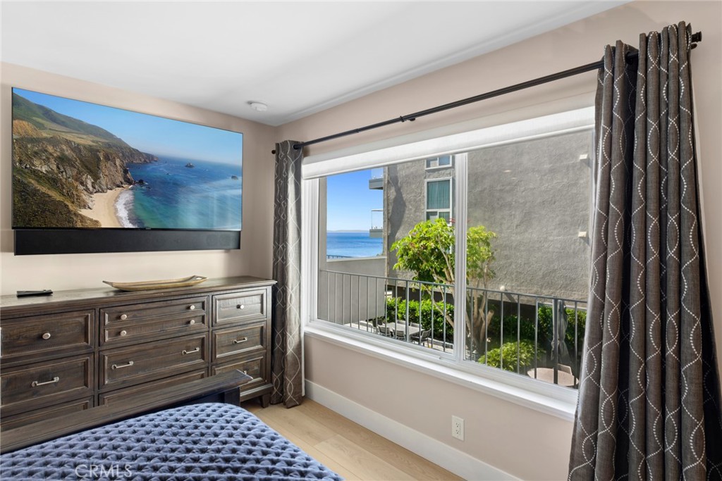 520 Cliff Drive 202, Laguna Beach CA 92651 - photo 11
