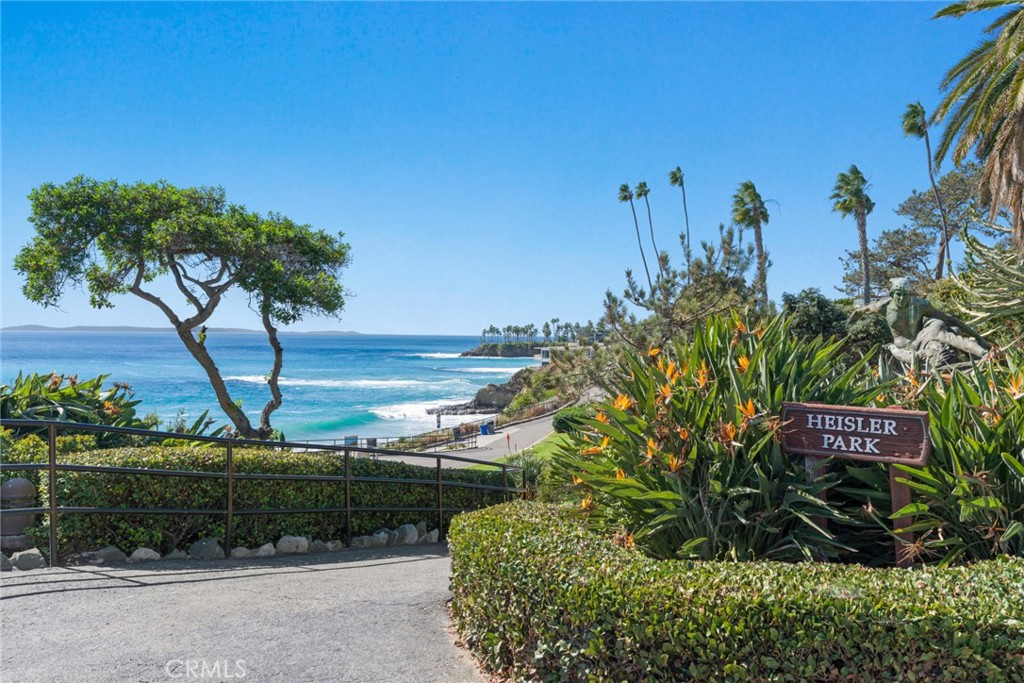 520 Cliff Drive 202, Laguna Beach CA 92651 - photo 26